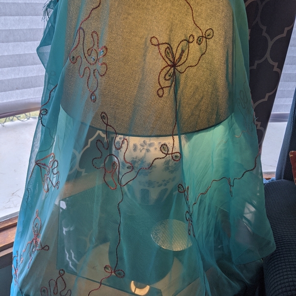 Tourqoise embroidered sarong - Picture 5 of 5